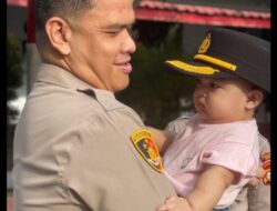 Sisi Lembut AKBP Reonald TS Simanjuntak S. Ik, Gendong Bayi Korban Kopi Sachet