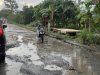 Jalan Poros Pattallassang Kembali Rusak, Nama Andi Sudirman Sulaiman Mencuat