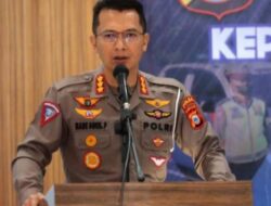 Dirlantas Polda Sulsel Warning Truck Parkir Gunakan Badan Jalan