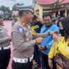 Ops Keselamatan 2026 Kasatlantas Polres Bantaeng Sematkan PIN Kepada Ojek Online