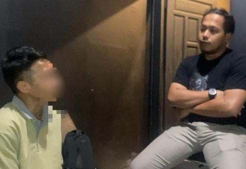 Terduga pelaku saat diamankan anggota Resmob Polda Sulsel.