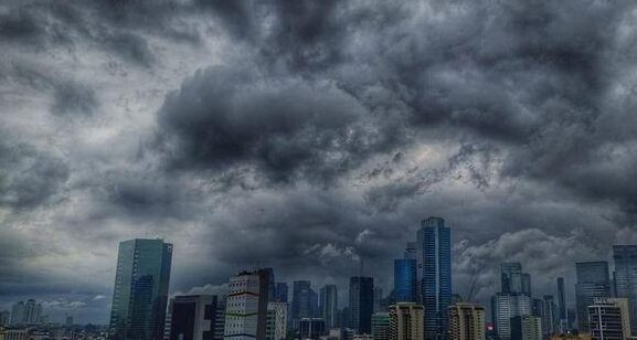 Langit Indonesia Kamis Relatif Bersahabat, Hujan Lebat Masih Mengintai