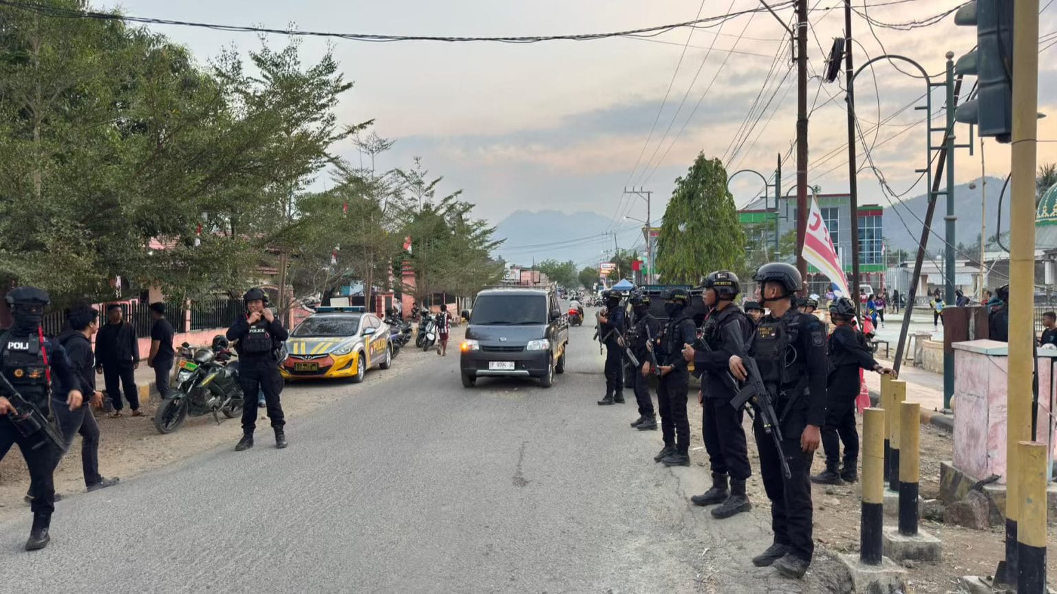 Perang kelompok Pecah di Bua, Brimob Turun Amankan Jalan Trans Sulawesi Selatan