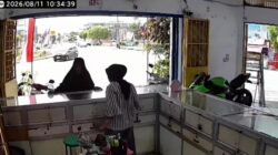 Hasil Rekaman CCTV wanita lansia curi kalung emas di toko emas Bulukumba.