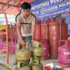 Bareskrim Bongkar Penyuntikan LPG Subsidi di Tangsel, 910 Tabung Diamankan