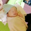 Bayi Laki-Laki Bertali Pusar Ditemukan Warga di Gubuk Bekas Warung Bogor