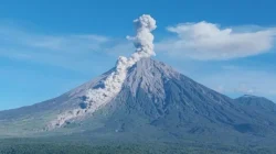 Gunung Semeru Erupsi Lagi, Kolom Letusan Capai 1 Kilometer