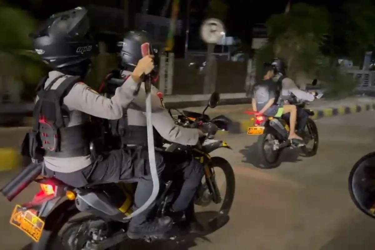 Patroli Gabungan Dini Hari, Menjaring Dua Remaja Diduga Hendak Tawuran di Jaktim.