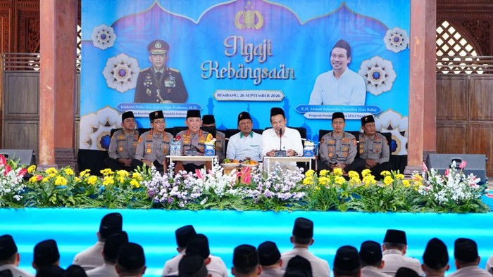 Kapolri Ajak Masyarakat Jaga Persatuan dan Kelola Perbedaan dari Rembang