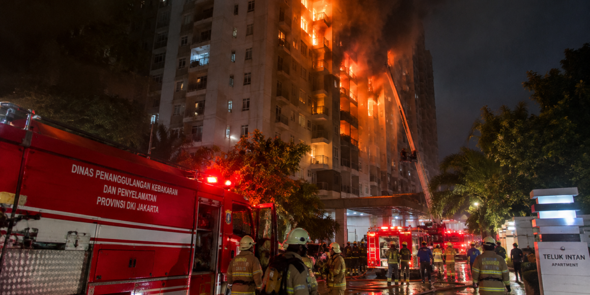 Kebakaran Apartemen di Penjaringan, 80 Petugas Damkar Dikerahkan
