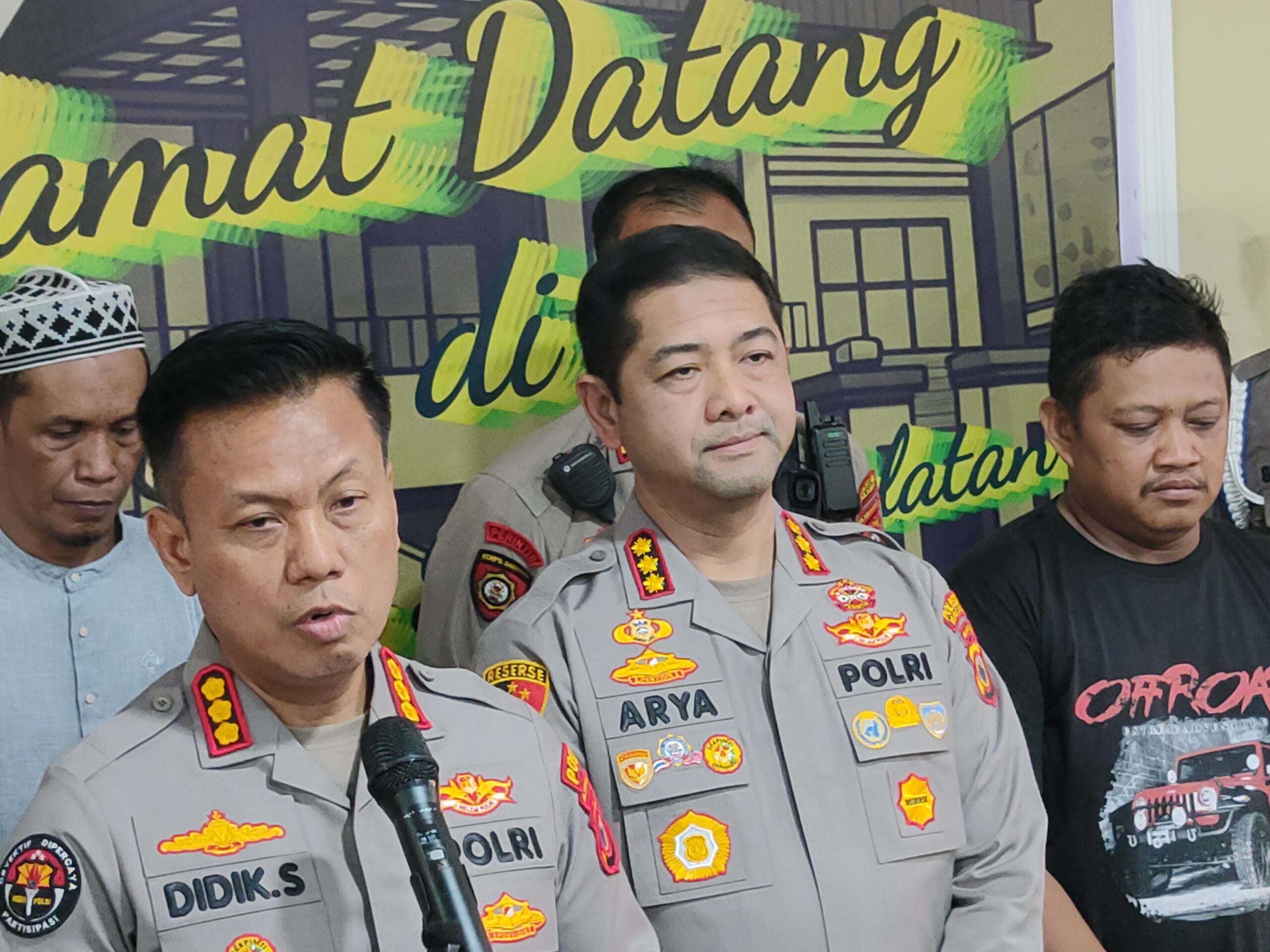 Kabid Humas Polda Sulsel Kombes Pol Didik Supranoto saat konferensi pers kasus tawuran di Makassar.