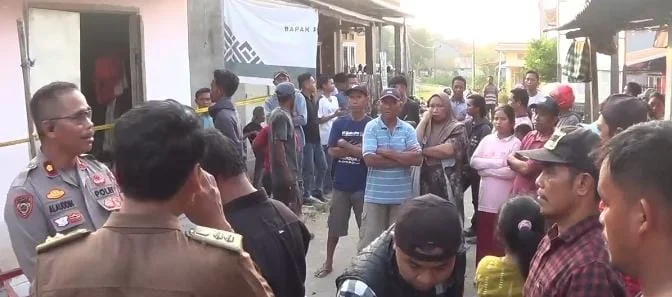 Massa Rusak Dua Rumah Keluarga Terdakwa di Takalar