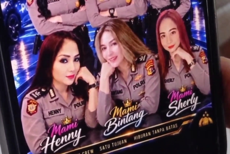 Flyer promosi RHU Zona One Stop Entertainment di Surabaya yang menampilkan sejumlah perempuan mengenakan seragam Polri dan Polwan.