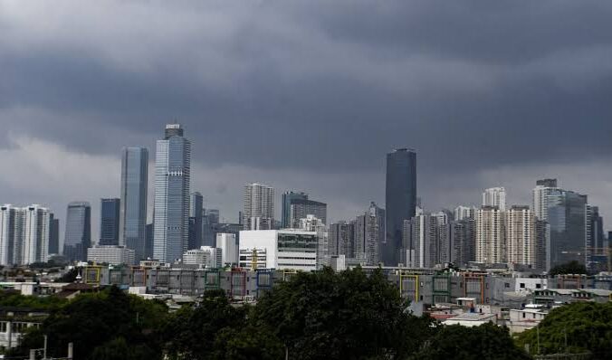 Cuaca Jakarta Hari Ini, Jaksel dan Jaktim Berpotensi Hujan Sore.