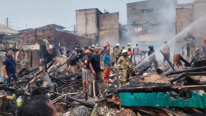 Kebakaran di Ancol 20 Rumah Ludes, 380 Warga Terdampak