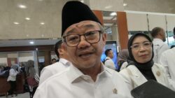 Dana BOS Bisa Bayar Gaji Guru Non-ASN di Sekolah Negeri hingga 20 Persen.