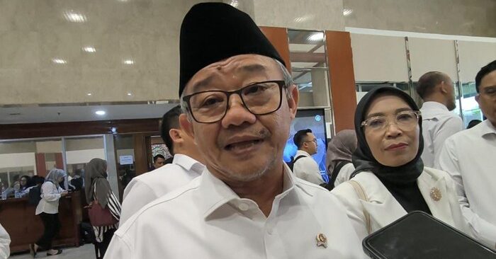 Dana BOS Bisa Bayar Gaji Guru Non-ASN di Sekolah Negeri hingga 20 Persen.