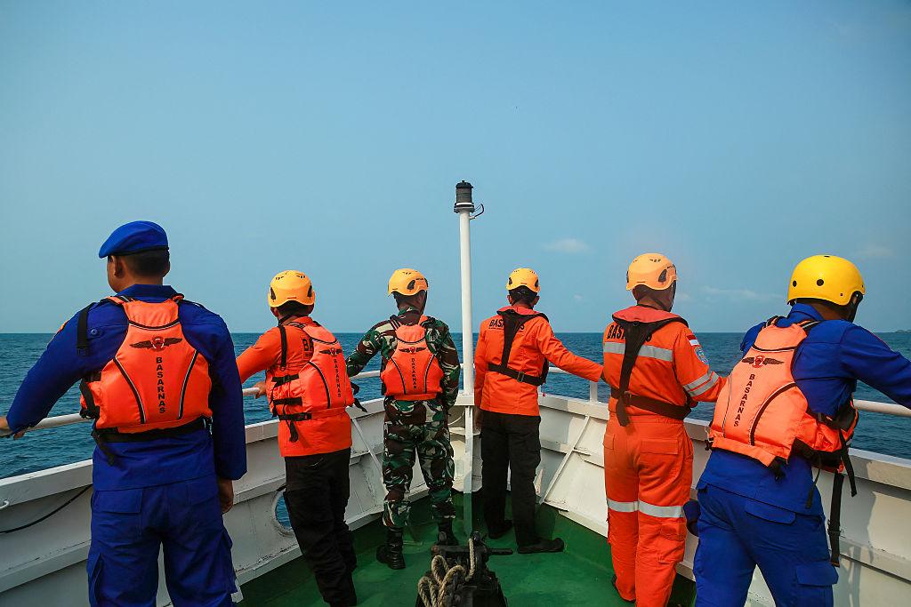 Hari Kelima Pencarian, SAR Temukan Pelampung dan Helm Milik Korban Hilang