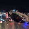 Agya Lompat Median dan Terbalik, Pemotor Jadi Korban di Gresik