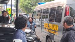 Mobil Tahanan Terparkir saat Eks Bupati Gowa, Husniah Talenrang Diperiksa di Mapolda Sulsel, Apakah Ditahan?