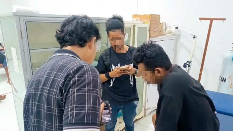 seorang pria berinisial H, 35 tahun, kembali menjadi korban serangan senjata tajam di Distrik Dekai pada 27 Oktober 2026.