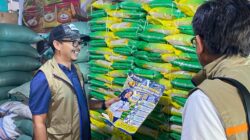 Pimpinan Bulog Sulselbar Fahrurozi saat meninjau RPK di Makassar pastikan tak ada beras SPHP dioplos.