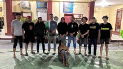 Terduga pelaku pencurian berinisial JP alias Jampang diamankan bersama barang bukti iPad dan koper di Polsek Panakkukang.