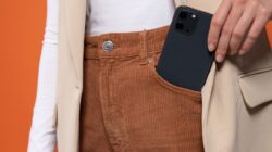 Dampak menyimpan handphone didalam kantong celana.
