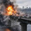 Rusia Serang Jembatan Kyiv Saat Kanselir Jerman Bertemu Zelensky