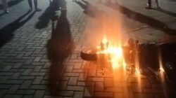 Diduga Ancam Ojol di Makassar, Sepeda Motor Geng Motor Dibakar