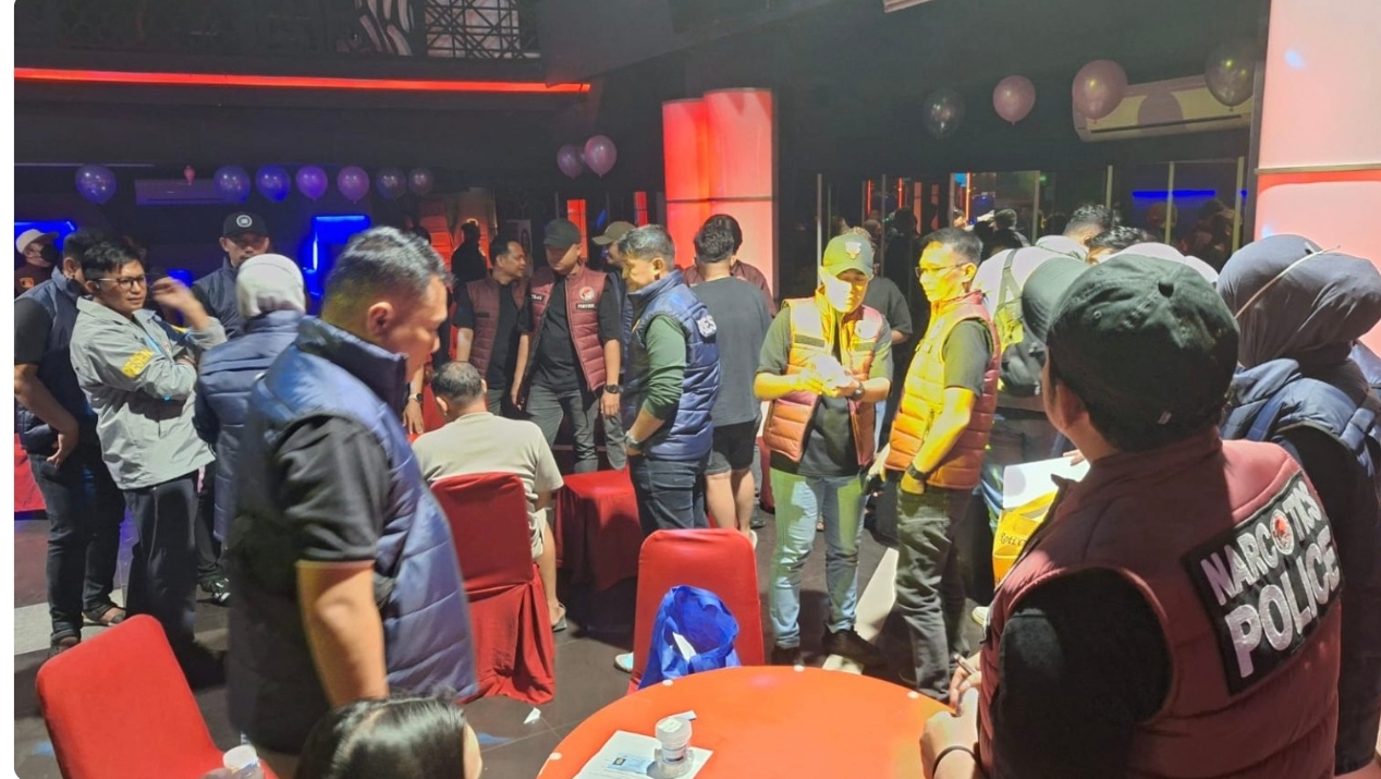 Operasi gabungan pada Minggu dini hari, 18 Oktober 2026, aparat Polda Sulawesi Selatan bersama Badan Narkotika Nasional Provinsi (BNNP) Sulsel.