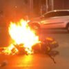 Warga Murka Usai Dilempari Batu dan Petasan, Motor Kelompok Geng Motor di Makassar Dibakar