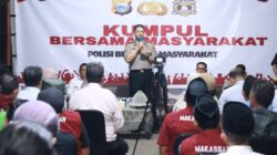 Kapolrestabes Makassar Kombes Pol Arya Perdana mempertemukan dua kelompok yang bertikai di Jalan Abubakar Lambogo, Rabu (21/10/2026), untuk mencegah perang kelompok kembali terjadi.