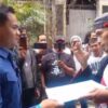 Massa Datangi Rumah Jokowi di Solo, Minta Gibran Mundur Wapres